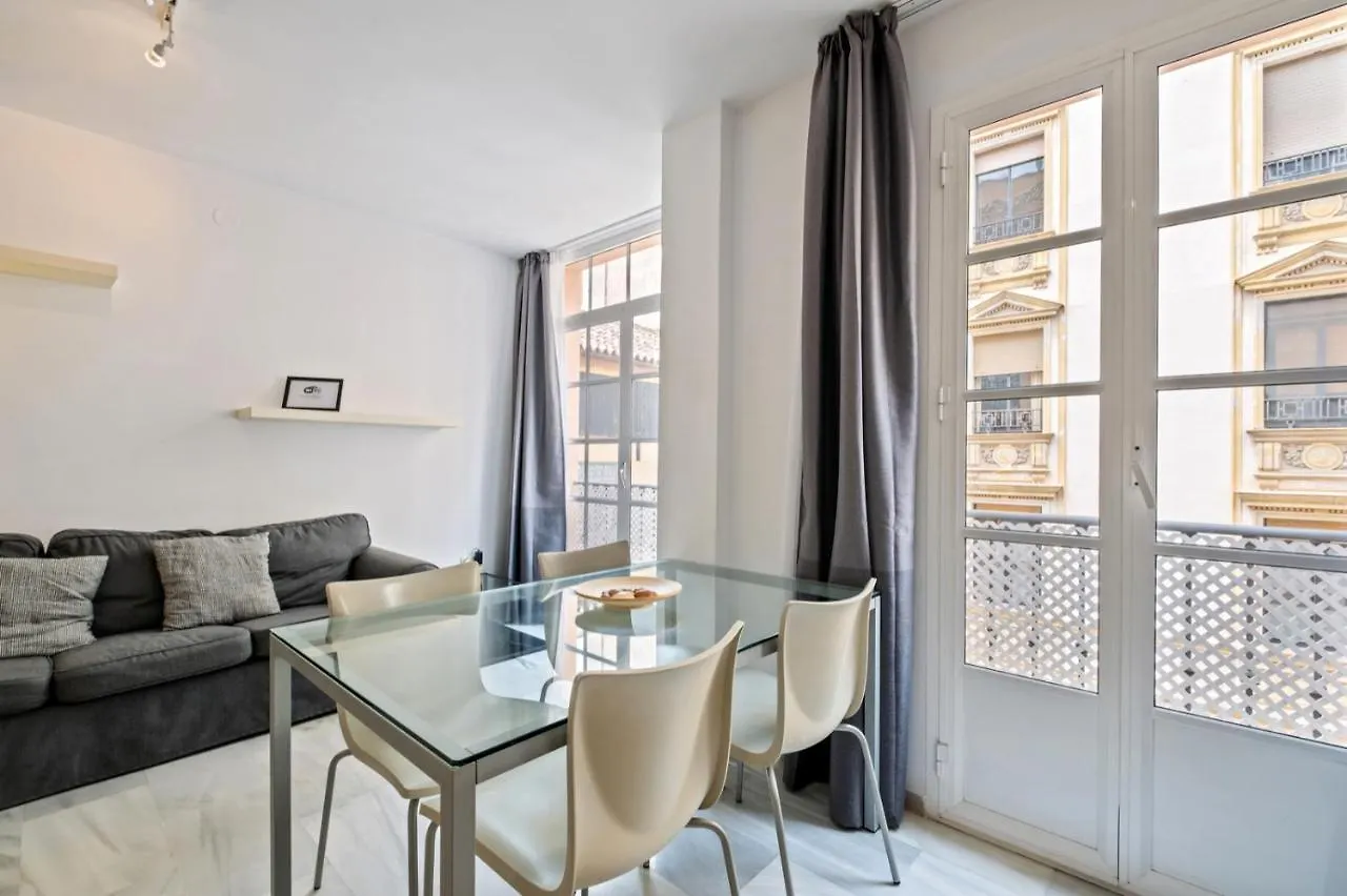 Cozy Cathedral Apartment in Málaga 0*,  Espanha